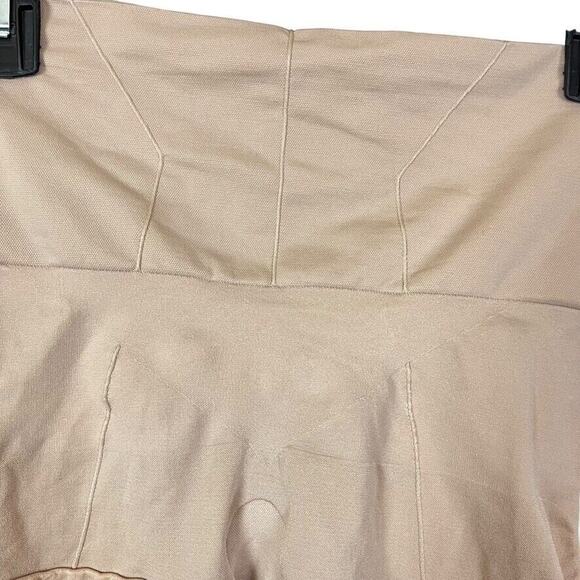 Red Hot Spanx Flat Out Flawless Nude Mid Thigh Shaper Firm Control Shorts sz 1X - Picture 7 of 16